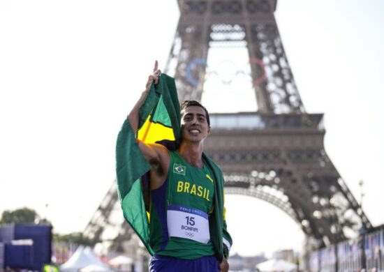 Olimpíadas 2024: Caio Bonfim é recebido por multidão em Brasília.