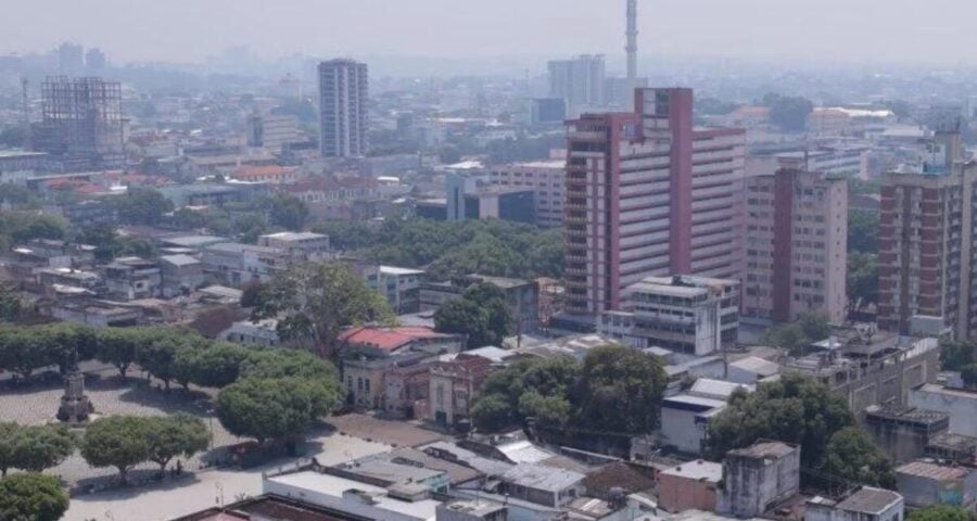 Fumaça encobre Manaus por vários dias - Foto João VianaSemcom