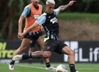 Matheus Martins pode estrear pelo Botafogo - Foto: Vitor Silva / BFR