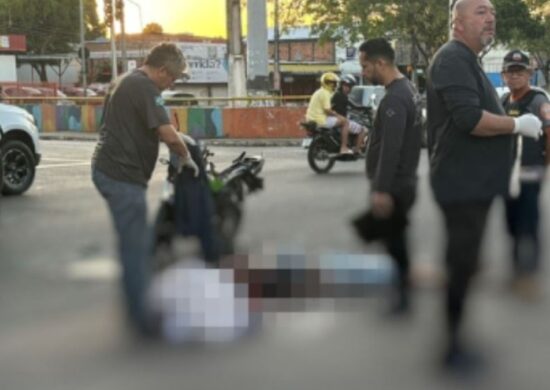 Motociclista morre após colidir contra carro na Compensa