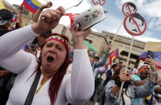 Neste sábado (3), em Caracas, na Venezuela, milhares de pessoas tomaram as ruas para protestar contra o que consideram ser uma reeleição fraudulenta do presidente Nicolás Maduro.