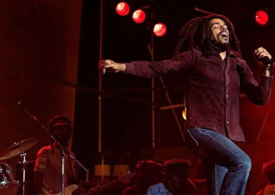 O filme biográfico “Bob Marley One Love” já está disponível para assinantes do Paramount+.