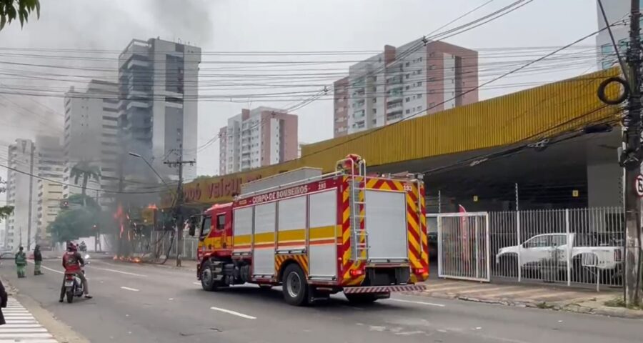 O incêndio ocasionou na falta de energia em algumas áreas de Manaus. Foto: Reprodução Internet