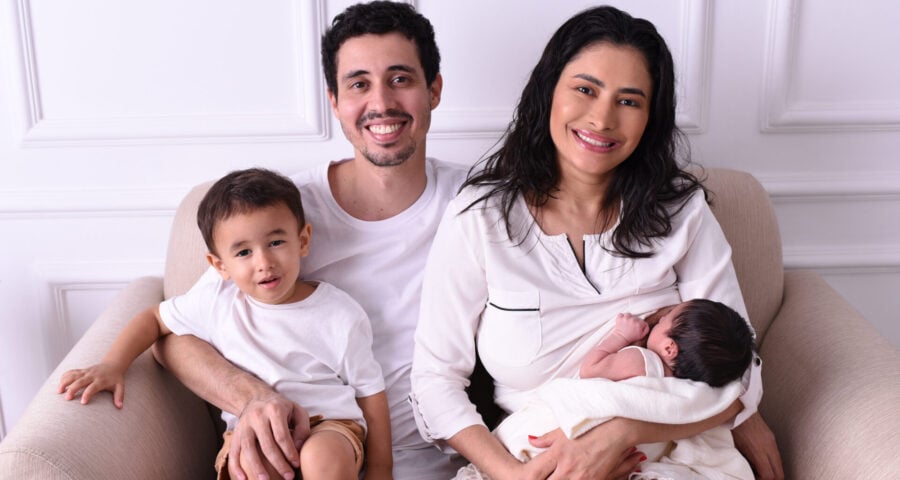 Fernanda e Marlonn venceram desafios da amamentação - Foto: Vivi Asevedo