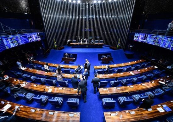 Senado discute projetos pendentes