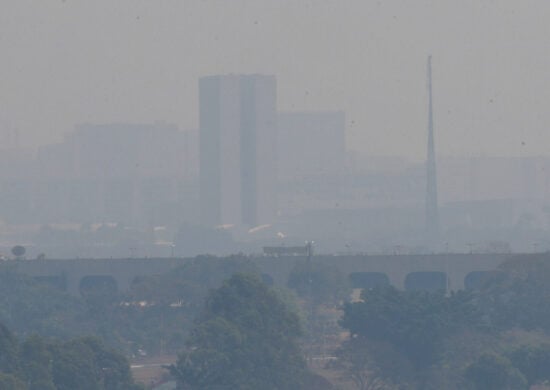 Fumaça no DF prejudica a qualidade do ar.