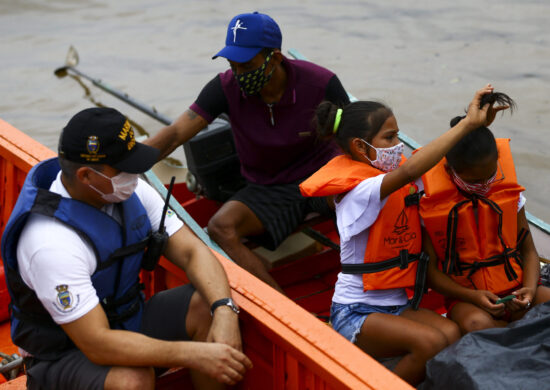 Marinha instala protetores de motor contra escalpelamento, perda capilar, na Amazônia. Foto: Marcelo Camargo/Agência Brasil