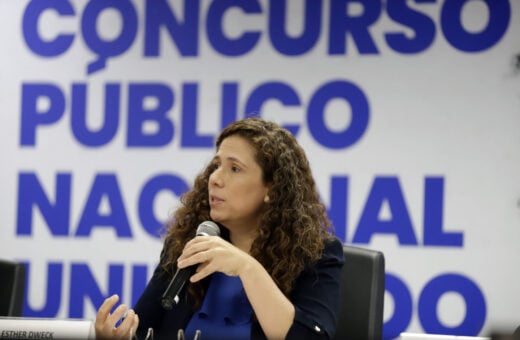 Ministra da Gestão e da Inovação em Serviços Públicos, Ester Dweck, durante entrevista coletiva sobre o CNU.