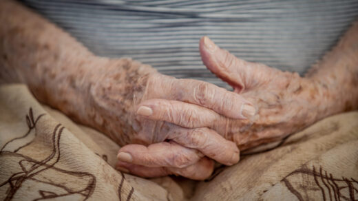 Remédios para câncer mostram eficácia no tratamento do Alzheimer.