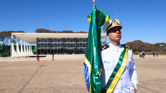 Preparativos do desfile do 7 de setembro na Esplanada dos Ministérios.