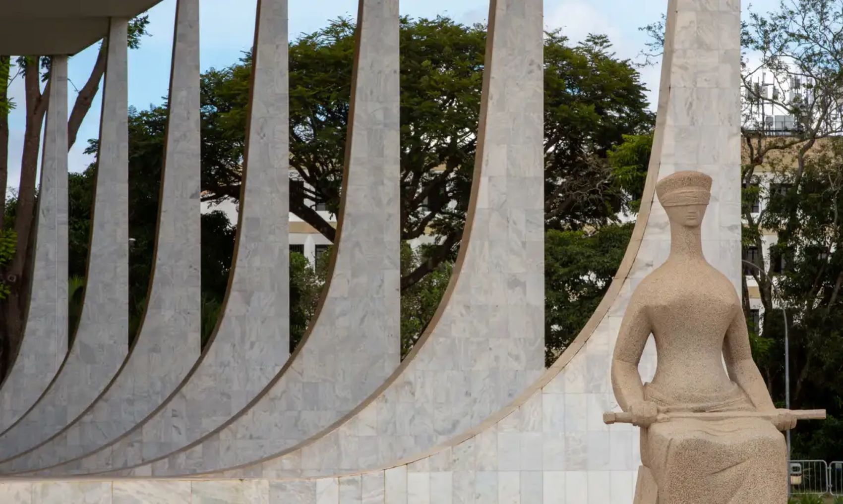 STF recebe pedidos para suspender PEC que limita decisões da Corte