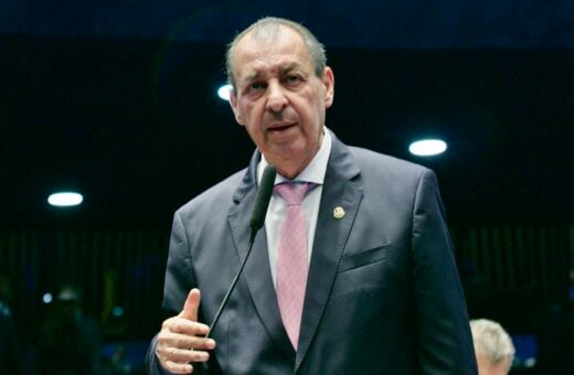 Senador Omar Aziz critica verba do governo federal designada ao combate aos incêndios no Norte e Centro-Oeste