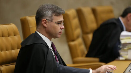 André Mendonça pede manifestação da PGR sobre julgamento de denúncias contra Silvio Almeida