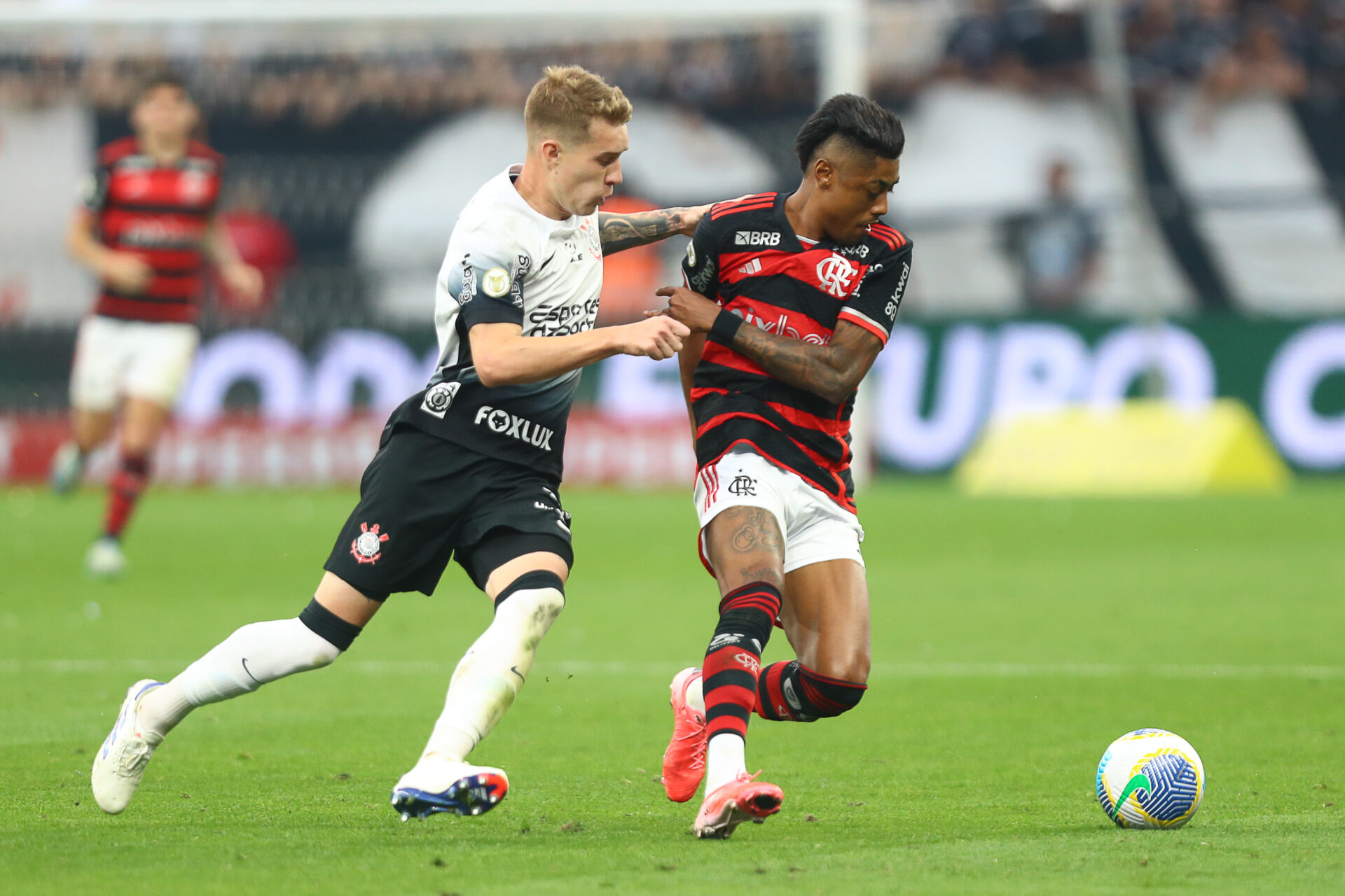 Corinthinans e Flamengo se enfrentam pela Copa do Brasil