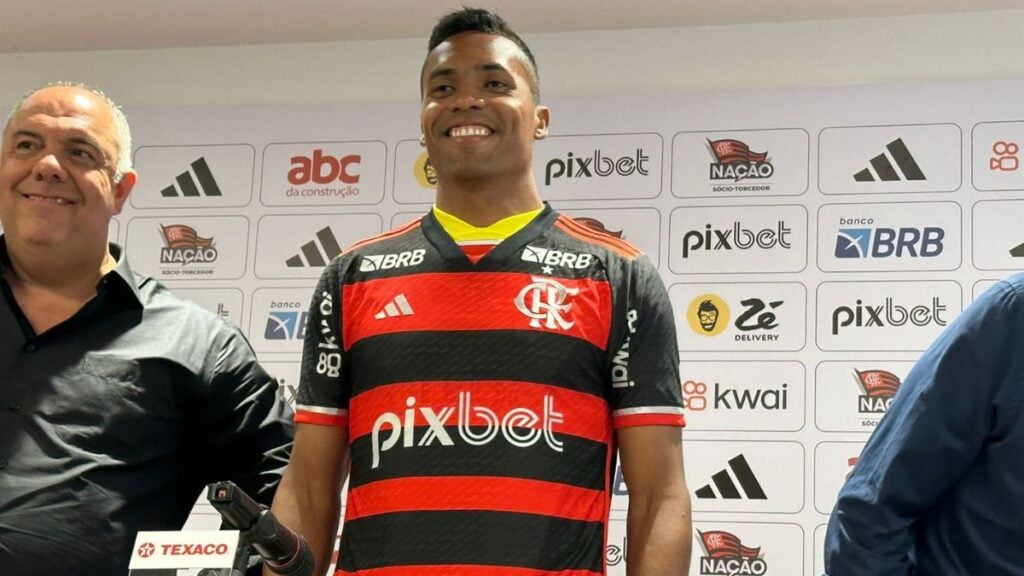 Alex Sandro foi apresentado no Flamengo - Foto: Bethania Quiarelli