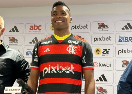 Alex Sandro foi apresentado no Flamengo - Foto: Bethania Quiarelli