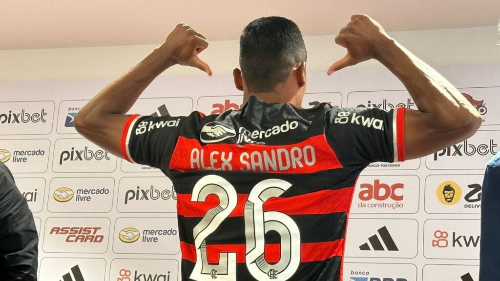 Alex Sandro foi apresentado no Flamengo - Foto: Bethania Quiarelli