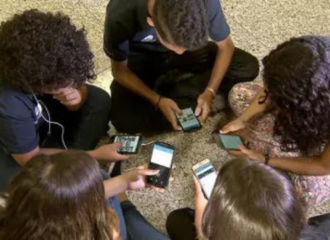 Uso de celulares nas escolas pode ser banido - Foto: Arquivo/EBC