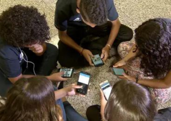 Uso de celulares nas escolas pode ser banido - Foto: Arquivo/EBC