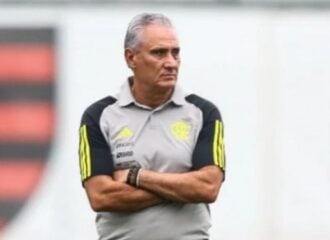 Tite comanda os treinos para enfrentar o Peñarol-URU - Foto: Gilvan de Souza/CRF