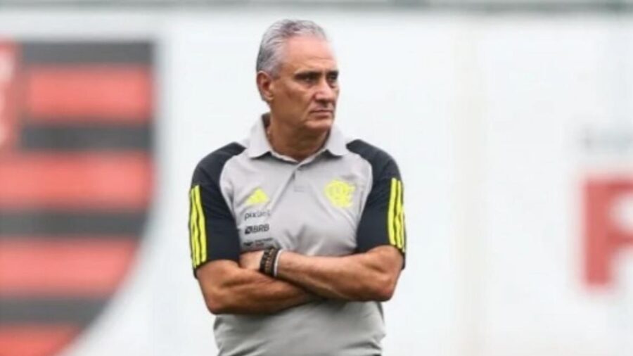 Tite comanda os treinos para enfrentar o Peñarol-URU - Foto: Gilvan de Souza/CRF