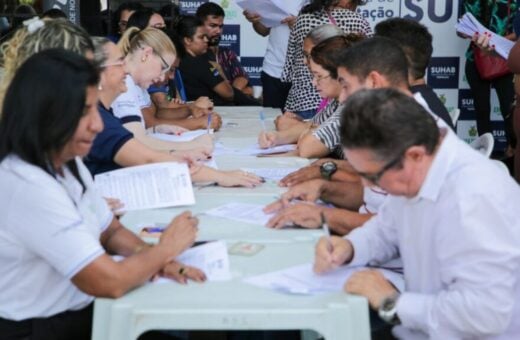 Famílias das comunidades da Sharp e Manaus 2000 são beneficiadas