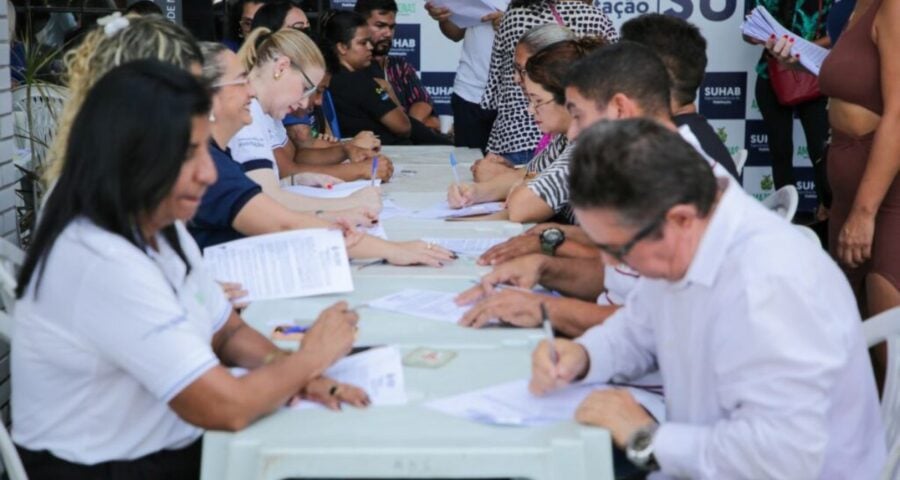 Famílias das comunidades da Sharp e Manaus 2000 são beneficiadas