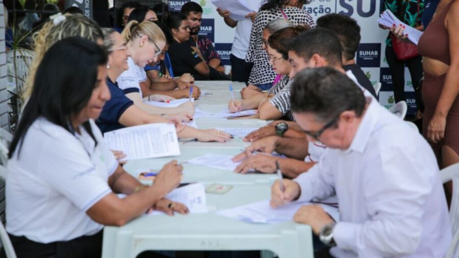 Famílias das comunidades da Sharp e Manaus 2000 são beneficiadas