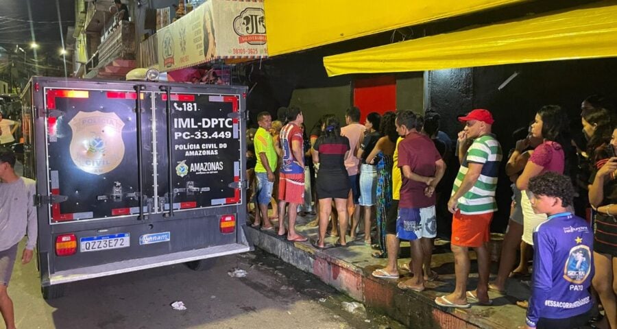 Homem é morto a tiros dentro de bar no bairro Compensa