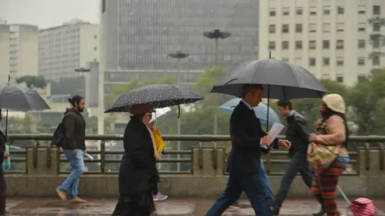 Chuva preta pode afetar especialmente o Sul e o Sudeste do país.