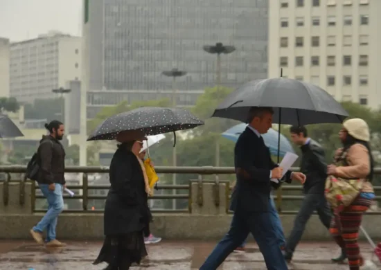 Chuva preta pode afetar especialmente o Sul e o Sudeste do país.