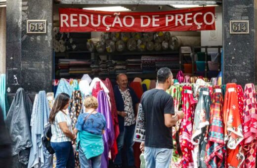 Mercado de trabalho impulsiona crescimento do PIB