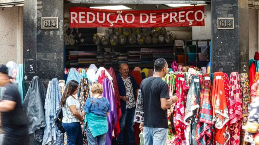 Mercado de trabalho impulsiona crescimento do PIB