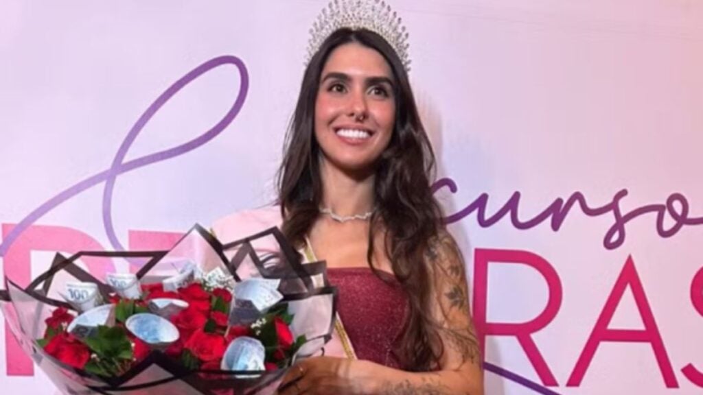 Miss PPK Carioca vence concurso de vagina mais bonita do Brasil