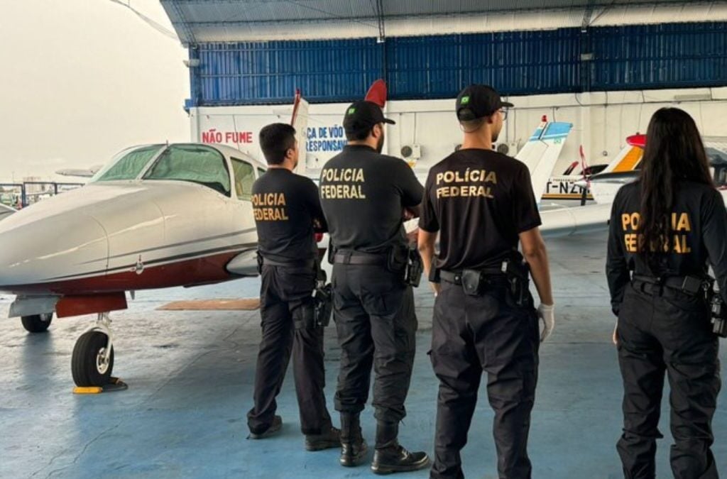 PF apreende quase R$ 1 milhão dentro de avião