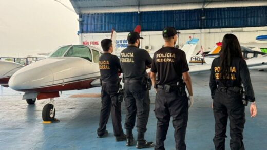 PF apreende quase R$ 1 milhão dentro de avião