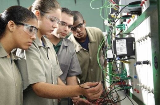 Programa oferece qualificação profissional para