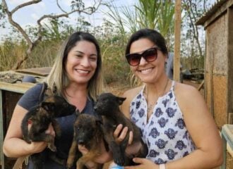 PCDF resgata animais presos em gaiola, sem água e comida