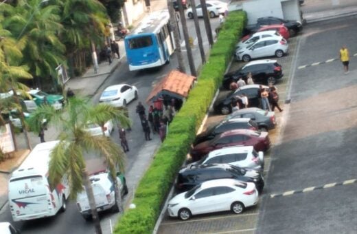 Tiroteio em ponto de ônibus deixa quatro baleados em Manaus