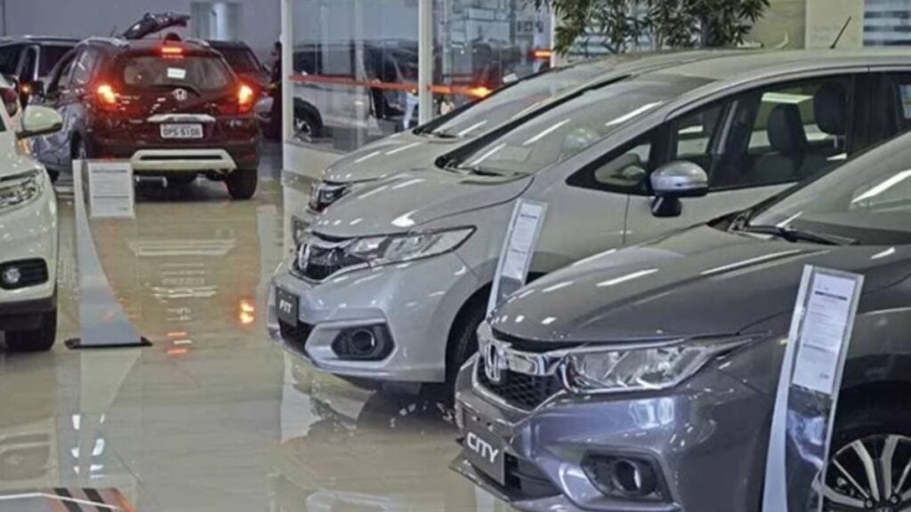 Venda de veículos aumenta em agosto com 237,4 mil carros emplacados