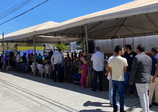 Movimentação dos apoiadores no estacionamento da TV Norte Tocantins - SBT - Foto: Elias Viana