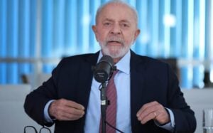 Lula destaca à Rádio Norte FM que a visita ao Amazonas "foi necessária".