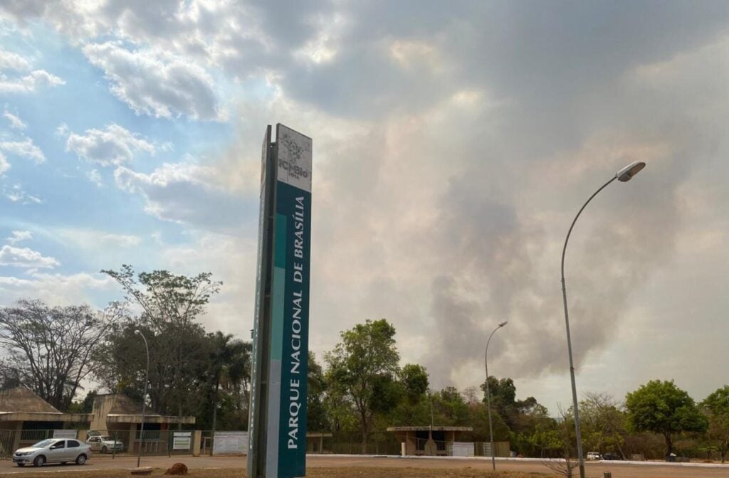 Fogo no Paquer Nacional de Brasília ainda não está controlado