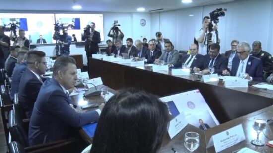 Ministros se reuniram com governadores no Palácio do Planalto para discutir medidas contra incêndios e seca.