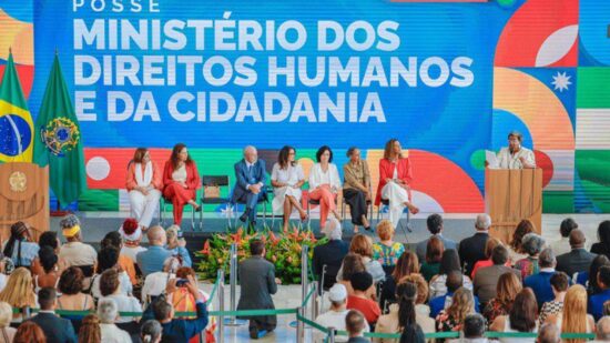 Macaé Evaristo tomou posse no comando dos Direitos Humanos em cerimônia no Planalto.