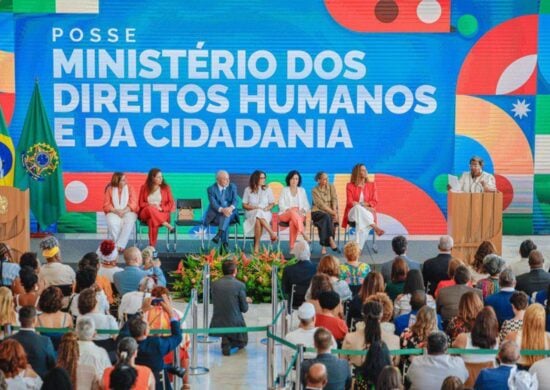 Macaé Evaristo tomou posse no comando dos Direitos Humanos em cerimônia no Planalto.