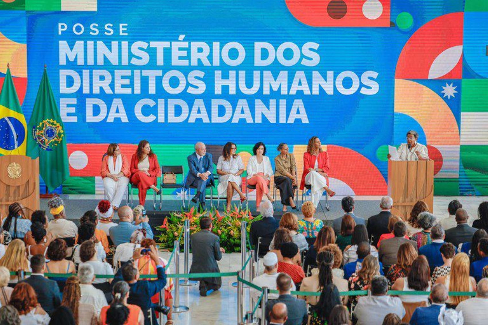 Macaé Evaristo tomou posse no comando dos Direitos Humanos em cerimônia no Planalto.