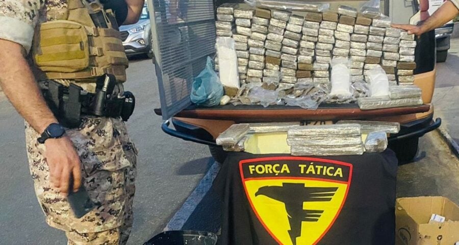 Polícia Militar apreendeu mais de 100 quilos de maconha - Foto: Divulgação/Ascom 8º BPM