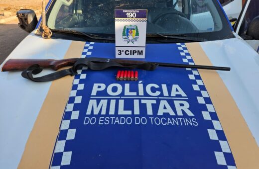 Espingarda calibre 28 e munições foram encontradas na casa do suspeito - Foto: Divulgação/ASCOM 3ªCIPM