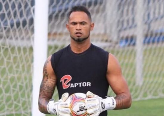 Atualmente, goleiro Bruno trabalha como entregador de móveis - Foto: Reprodução/Instagram